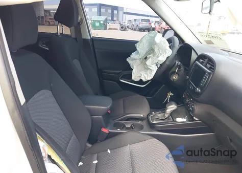 2022 Kia Soul Lx z USA, uszkodzony, nr VIN KNDJ23AU5N7172914